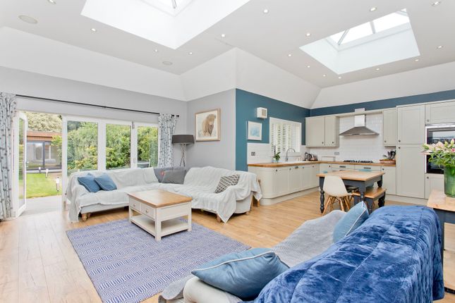 28, Orchard Bank, Craigleith, Edinburgh photo 2