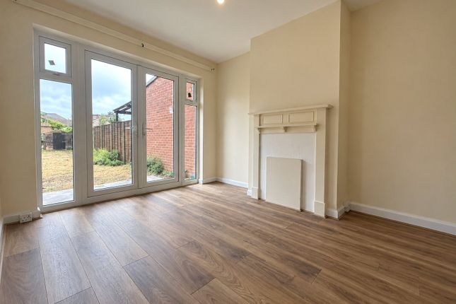44, Seaton Road, Middlesex photo 4