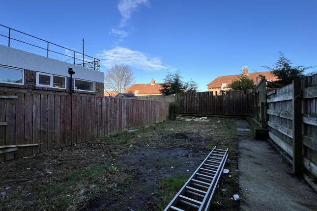 37, Colescliffe Road, Scarborough photo 3