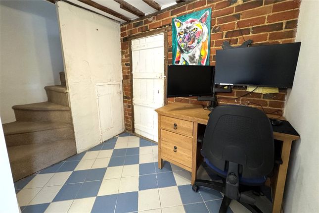 2 Finchleigh Place,, West Street, Hook photo 4