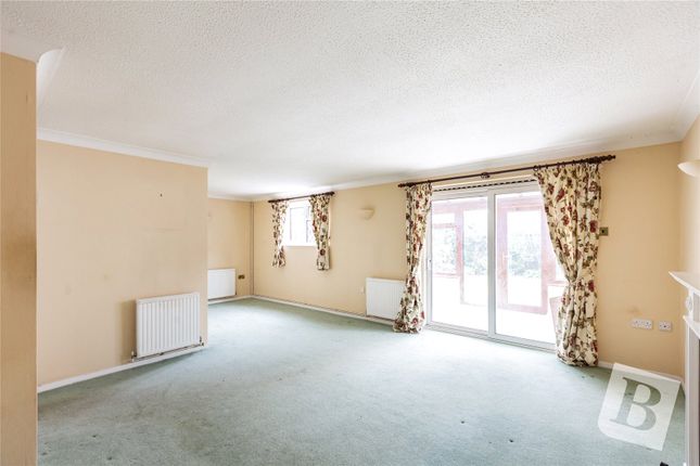 38, Broad Oaks, Essex photo 2