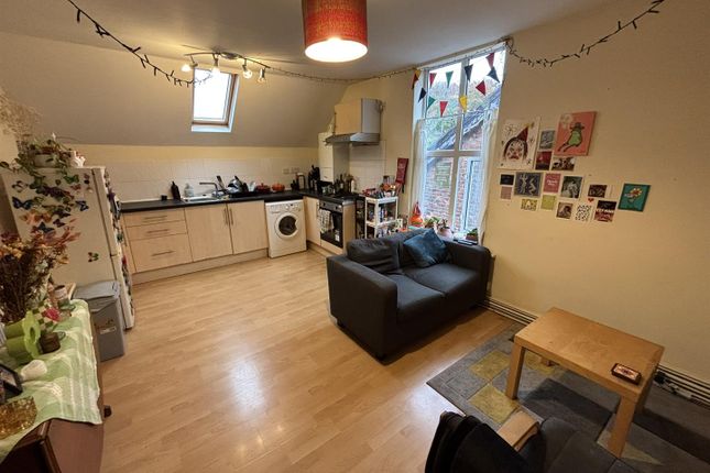 Lounge Kitchen