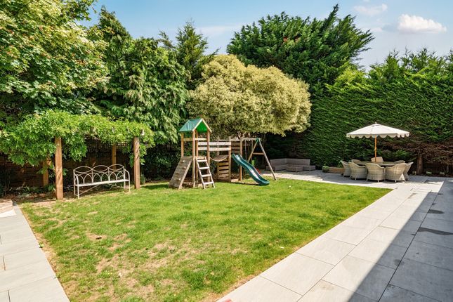 1, The Ponds, Weybridge photo 4