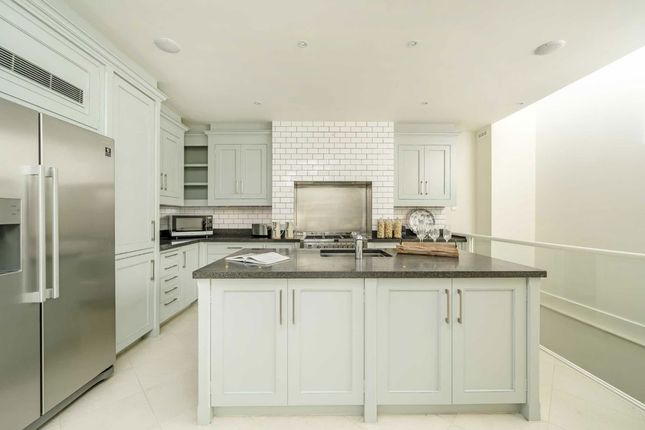 12, Chesterfield Hill, London photo 3