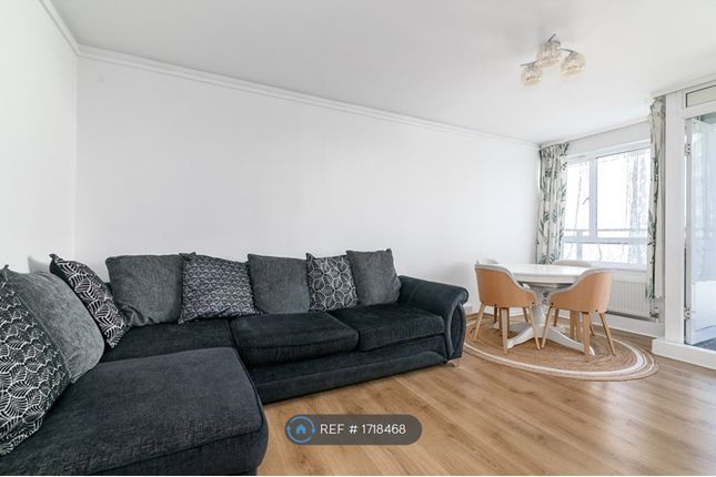 Flat to rent in Gilbert House, London