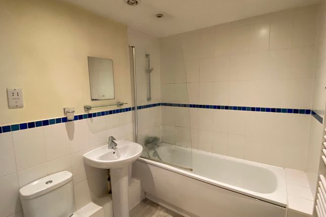 10 Albion Way, Edenbridge photo 3
