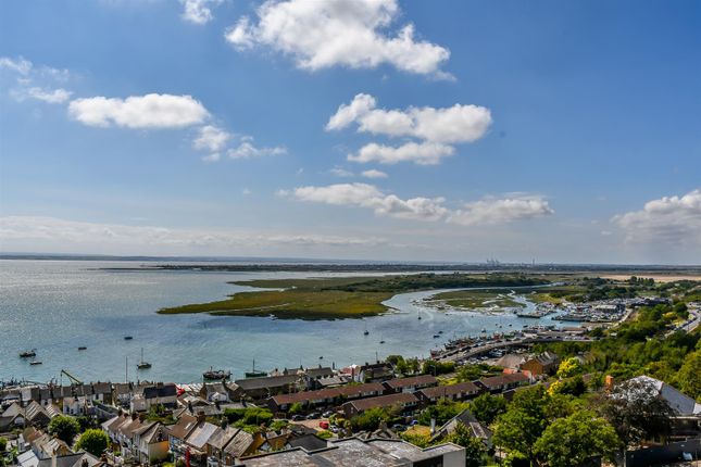 Flat for sale in Broadway West, Leigh-On-Sea