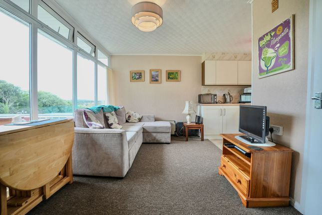 101 Kings Chalet Park, Cromer photo 3