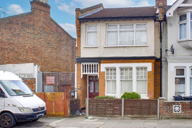 End terrace house for sale in Winchester Road, London