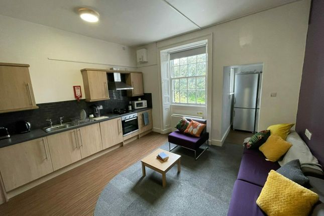 Room to rent in Fenham Hall Drive, Fenham, Newcastle Upon Tyne