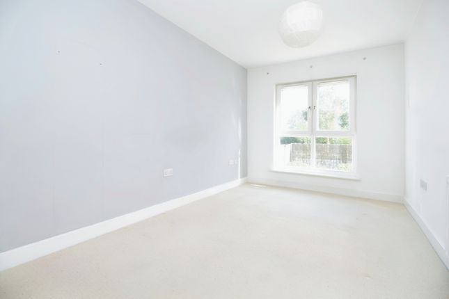 4, Greenhithe photo 4