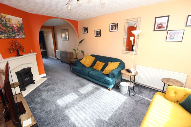 20, Lichfield Drive, Leicester photo 3