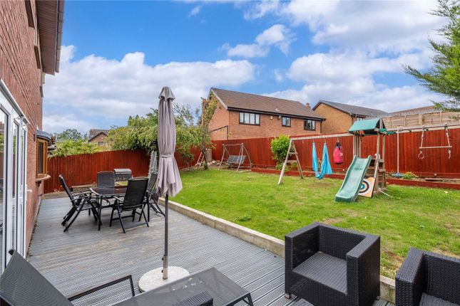 2, Walsh Close, Telford photo 4