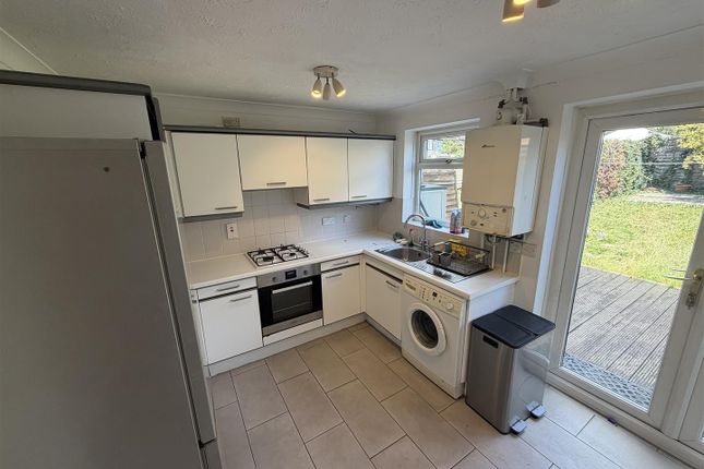 14, Westminster Gardens, Chingford photo 3