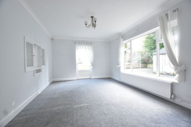 21 Ralliwood Road, Ashtead photo 4