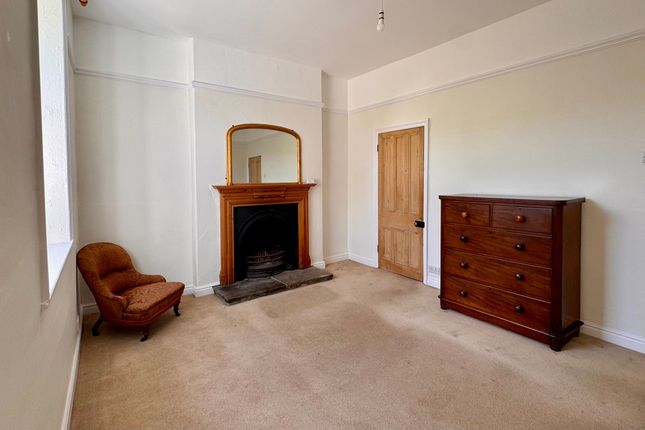 156 Hayfield Road, High Peak photo 4