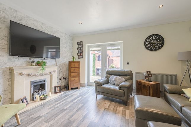 19, Nuthatch Close, Cannock photo 4
