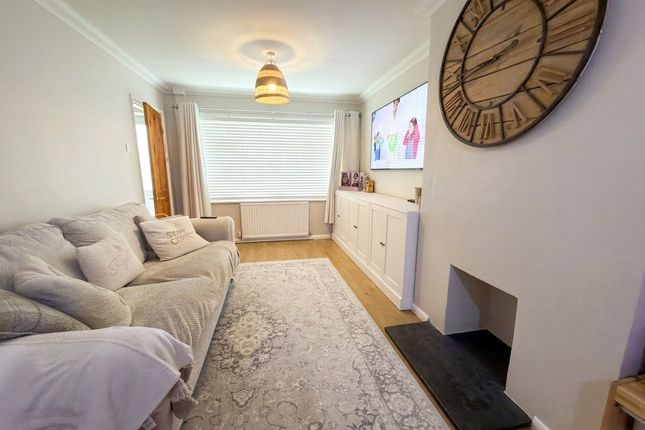 11, Cottey Crescent, Devon photo 2