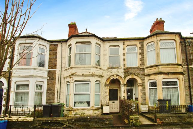 Flat for sale in Corporation Road, Cardiff