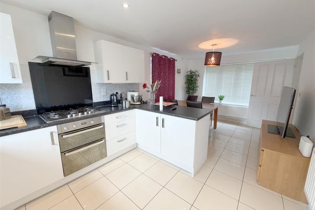 6, Southdown Grove, Milton Keynes photo 2