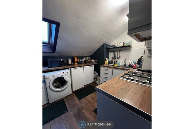 Flat, Sauchiehall Street, Glasgow photo 5
