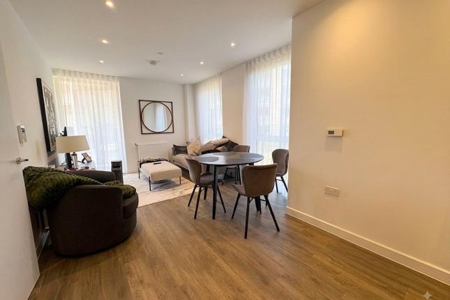 20 Dodson House, Medawar Drive, Mill Hill, NW7, London photo 5