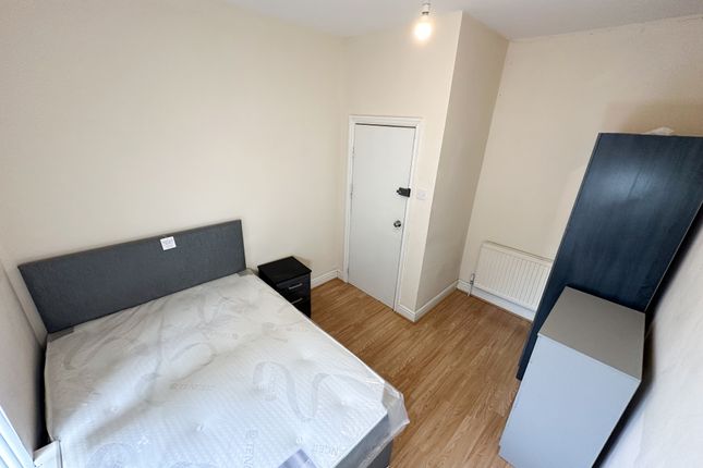 Room to rent in Chapel Road, Liverpool