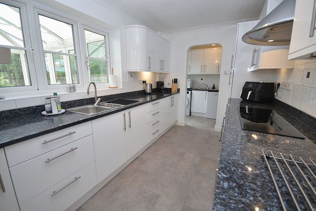26 Hamble Way, Macclesfield photo 3