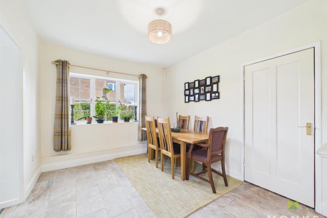 23, Harlescott Crescent, Shrewsbury photo 4