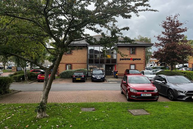 Thumbnail Office to let in Moorfield Close, Leeds