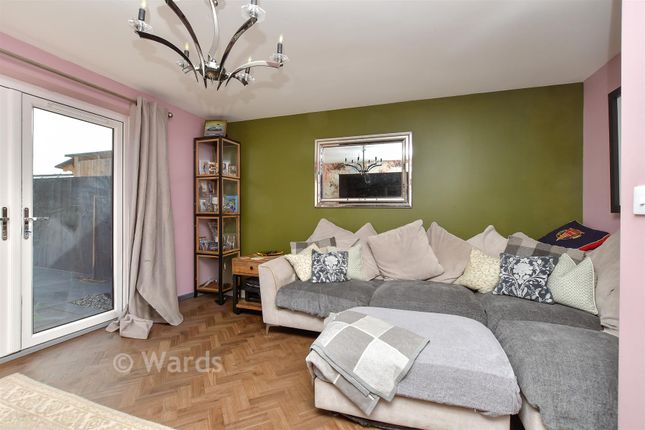 3, Beasley Close, Sheerness photo 2