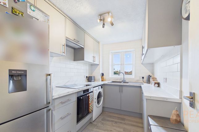 Flat 5, Victoria Court 142-152 South Street, Lancing photo 2