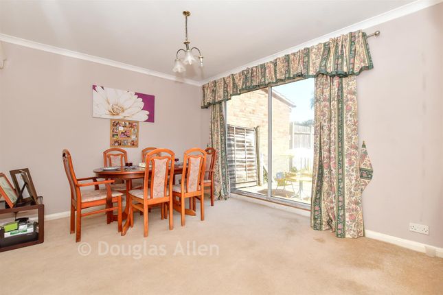 14, Ilfracombe Crescent, Hornchurch photo 4