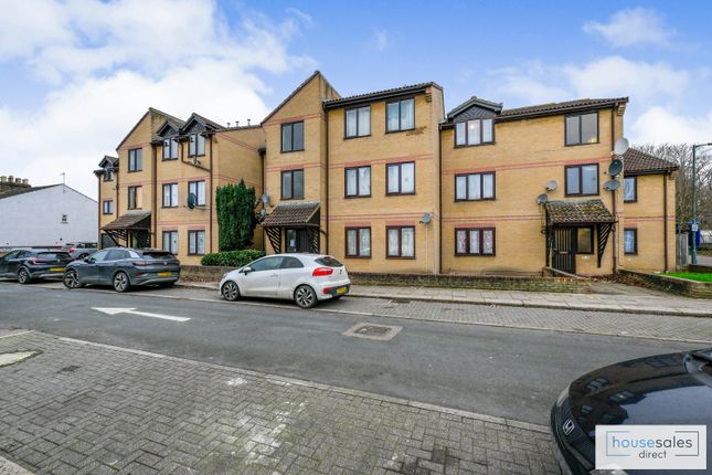 Flat for sale in Maple Leaf Court Cross Road, Waltham Cross
