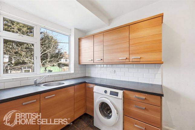 104, Clinton Crescent, Ilford photo 3