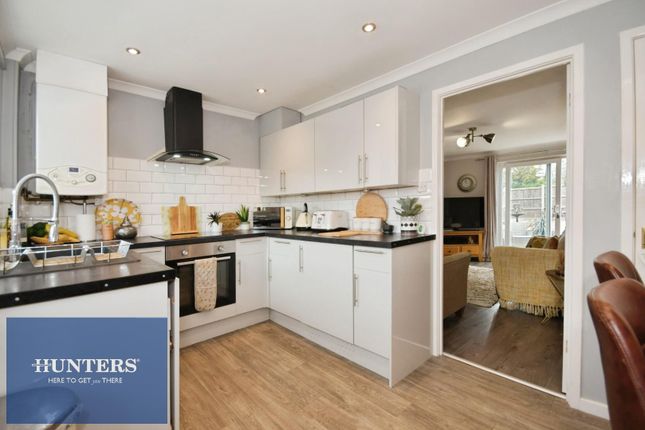 18, Acacia Avenue, Chesterfield photo 2