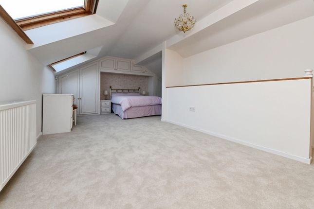 30, Chaplin Close, Essex photo 3