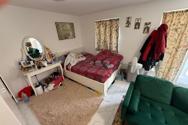 7, St. Aubyns Avenue, HOUNSLOW photo 3