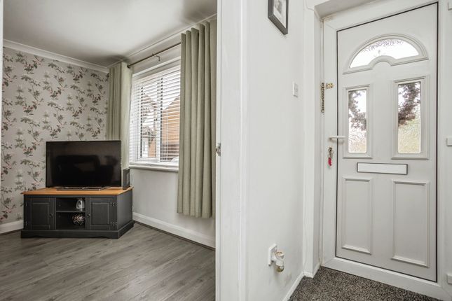 17, Wren Close, Leicester photo 2