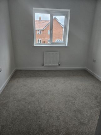 6, Westland Close, Nuneaton photo 5