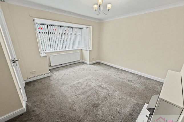 13 Fairview Road, Leek photo 3
