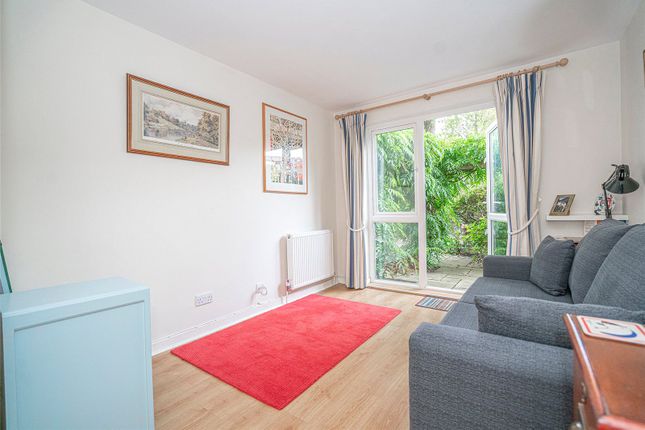 Flat for sale in Fortis Green, London