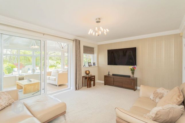 3 Willowfield Grove, Wigan photo 2