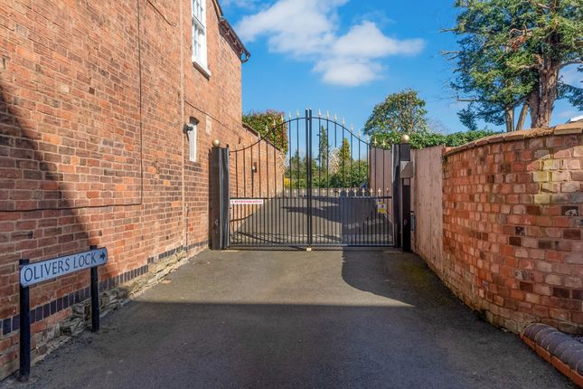 Apartment 8, Olivers Lock, Payton Street, Stratford-Upon-Avon photo 2