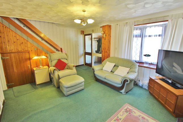 11, Newney Close, Portsmouth photo 2
