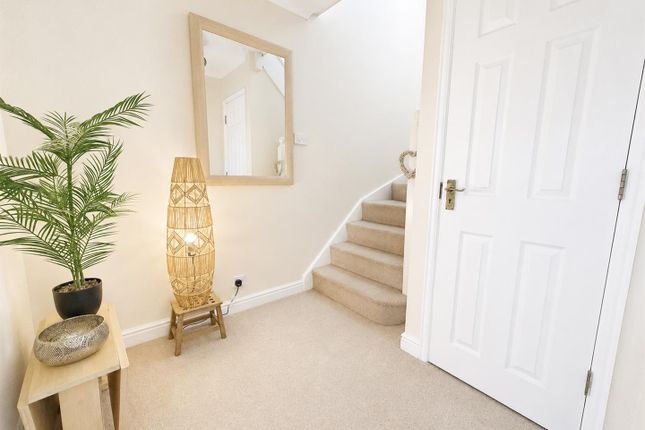 67, Santa Cruz Drive, Eastbourne photo 2
