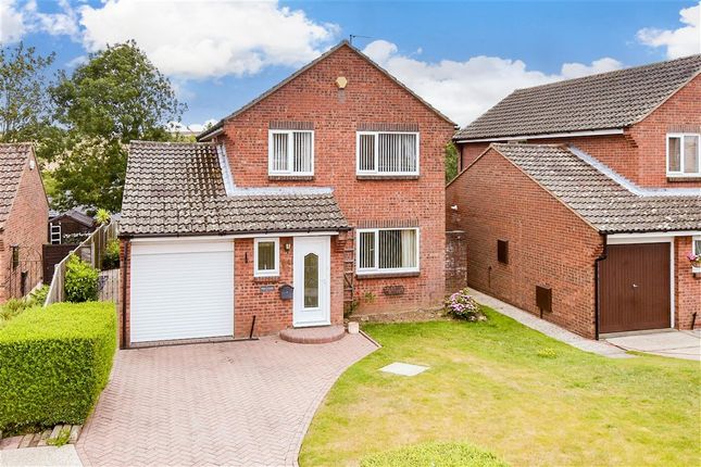 4-bed house on Green Acres Eythorne, Dover, £390,000