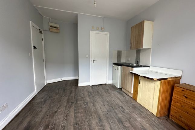 Thumbnail Studio to rent in Riverdale Road, Erith