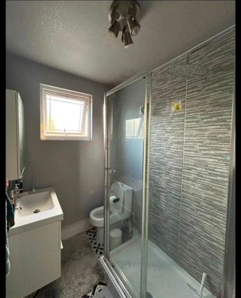 75, Cumberland Road, London photo 5