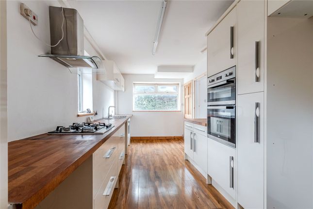 61, Montagu Avenue, West Yorkshire photo 4